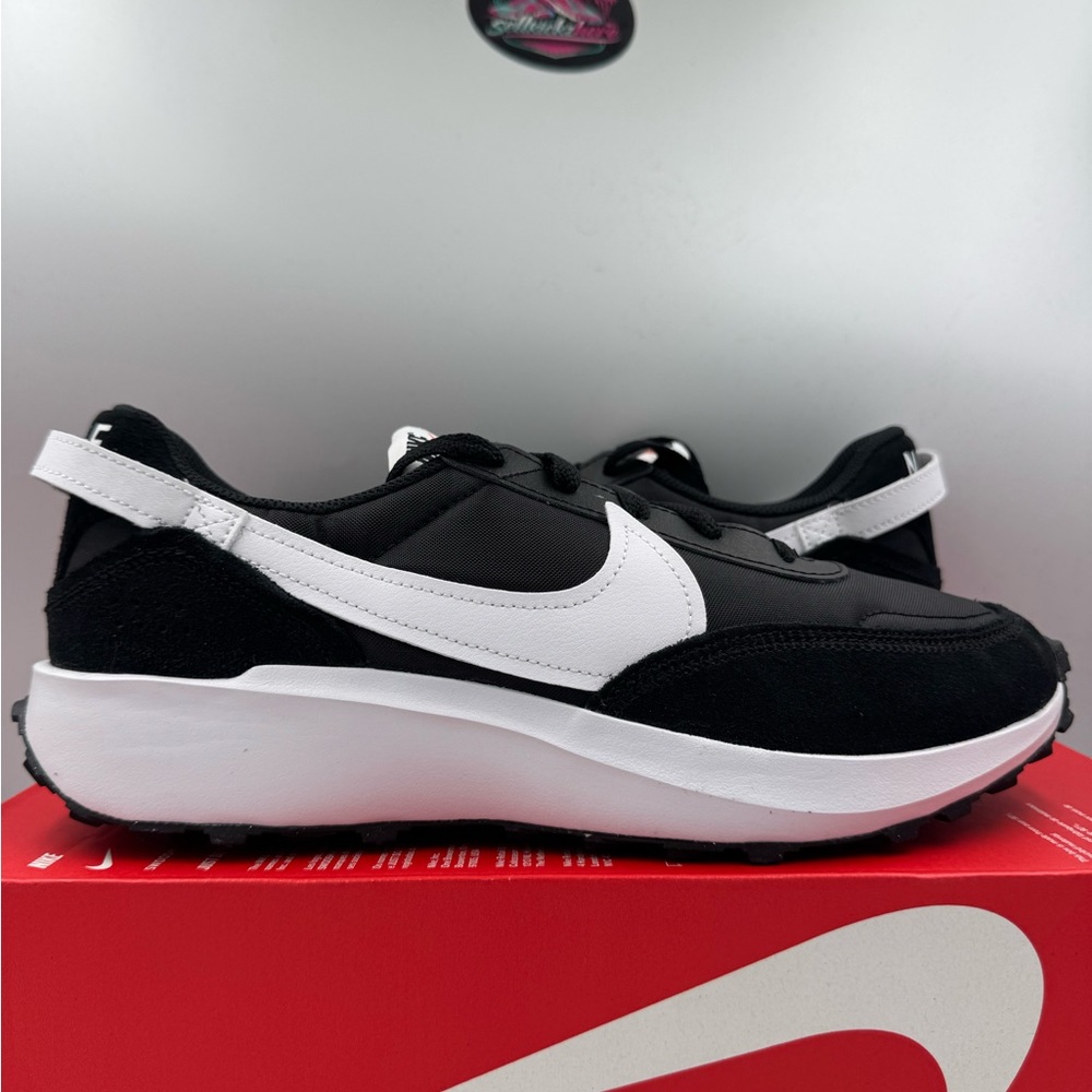 Nike Waffle Debut Black White BRAND NEW Size 9 Women